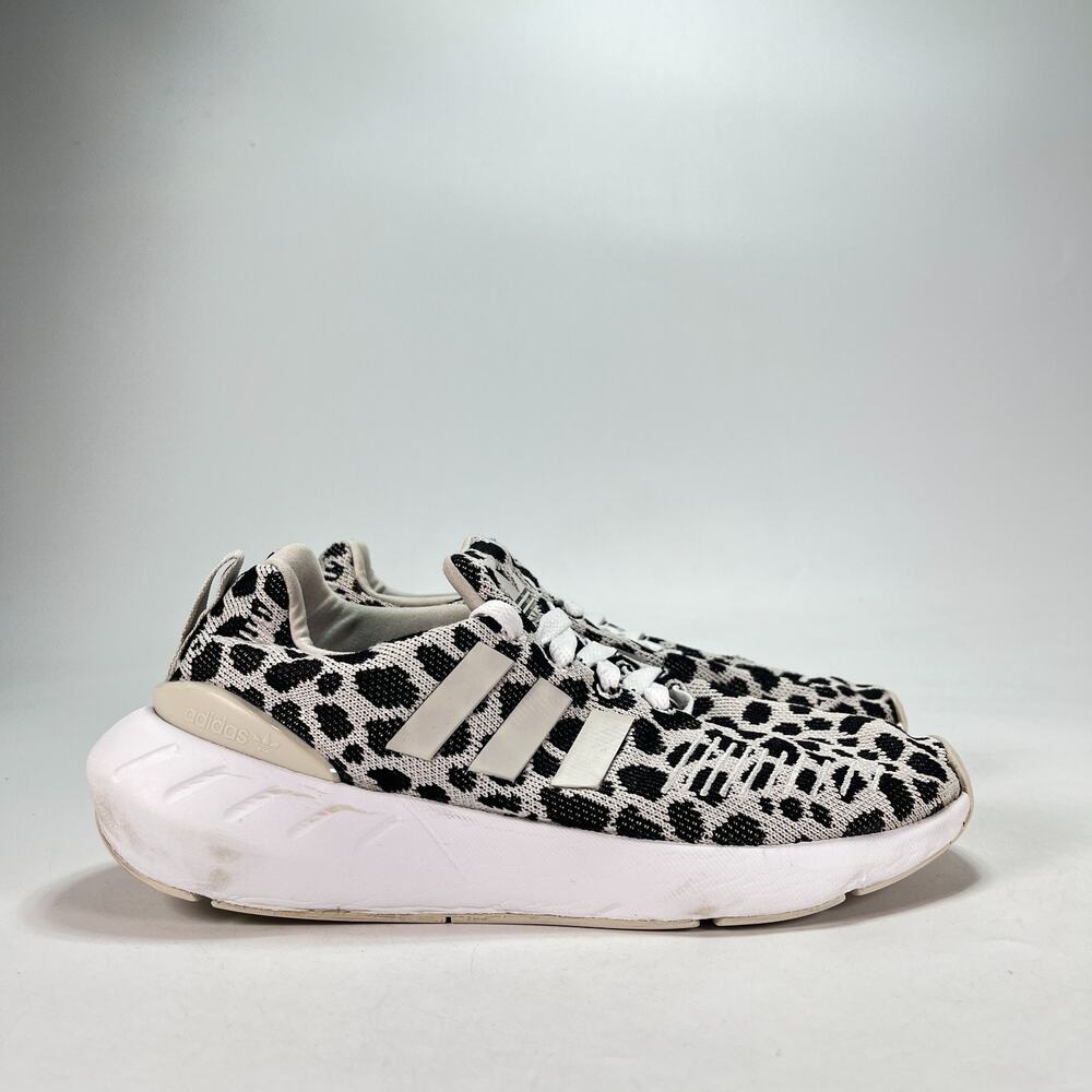 adidas Swift Run 22 Dalmatian Animal Print Lifestyle Shoes GZ4976 Women's Sz 7.5